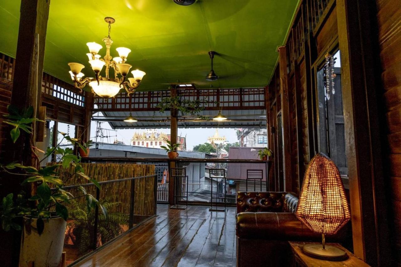 Non House Bangkok บ้านนอนโฮสเทล Extérieur photo
