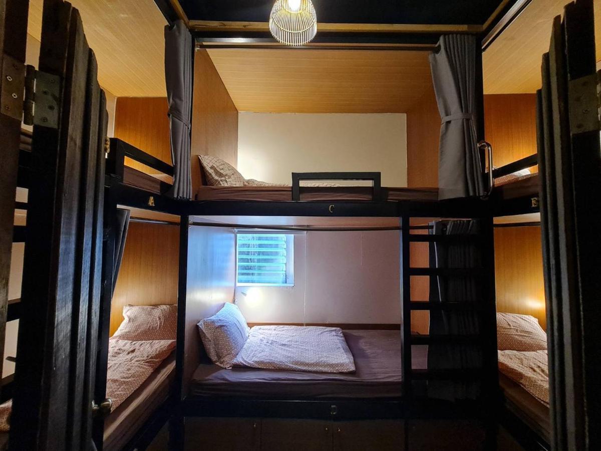 Non House Bangkok บ้านนอนโฮสเทล Extérieur photo